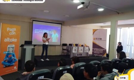 Estudiantes de la UTB fortalecen sus conocimientos en educación financiera junto a BancoSol